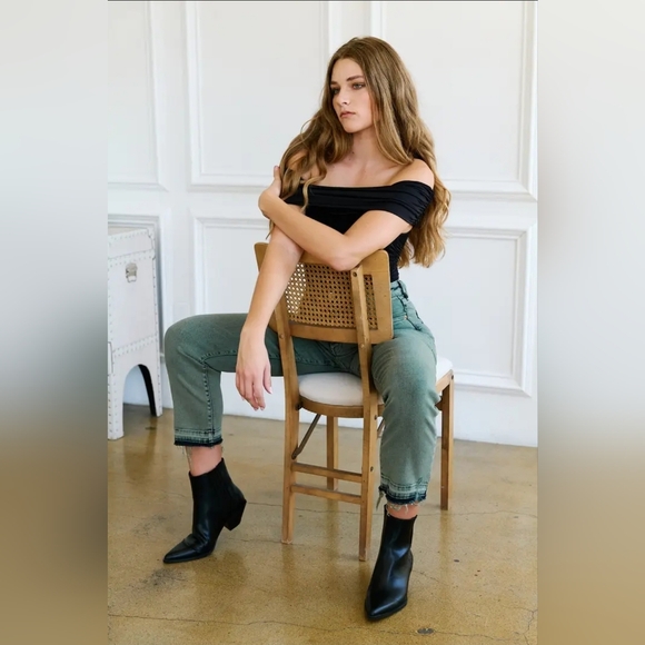 Artemis Women's Cropped Jeans in Green NWT - Picture 5 of 6